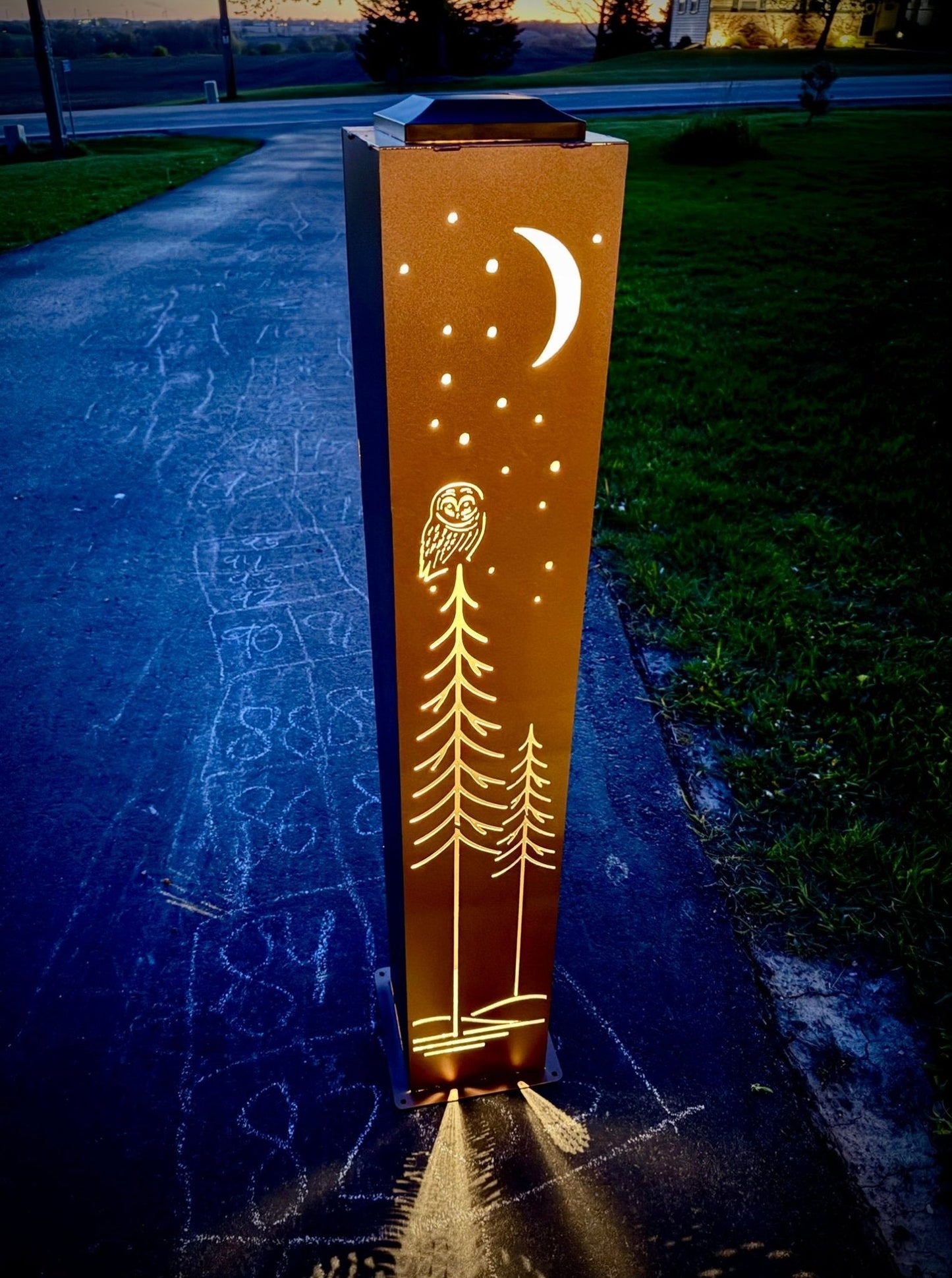 Simple Pine Owl Solar Pillar